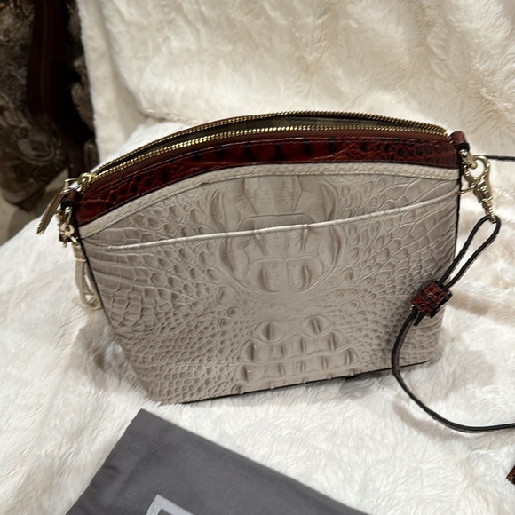 Brahmin crossbody with matching credit card wallet. - Picture 4 of 4